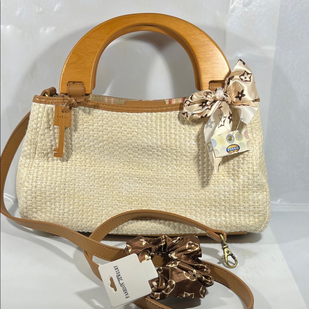 Fossil Cream and Tan Woven Shoulder Bag